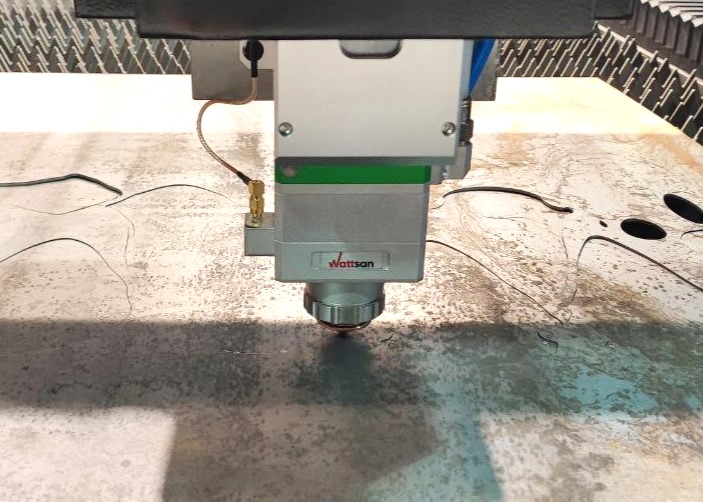 И Лазерная голова станка по металлу Wattsan