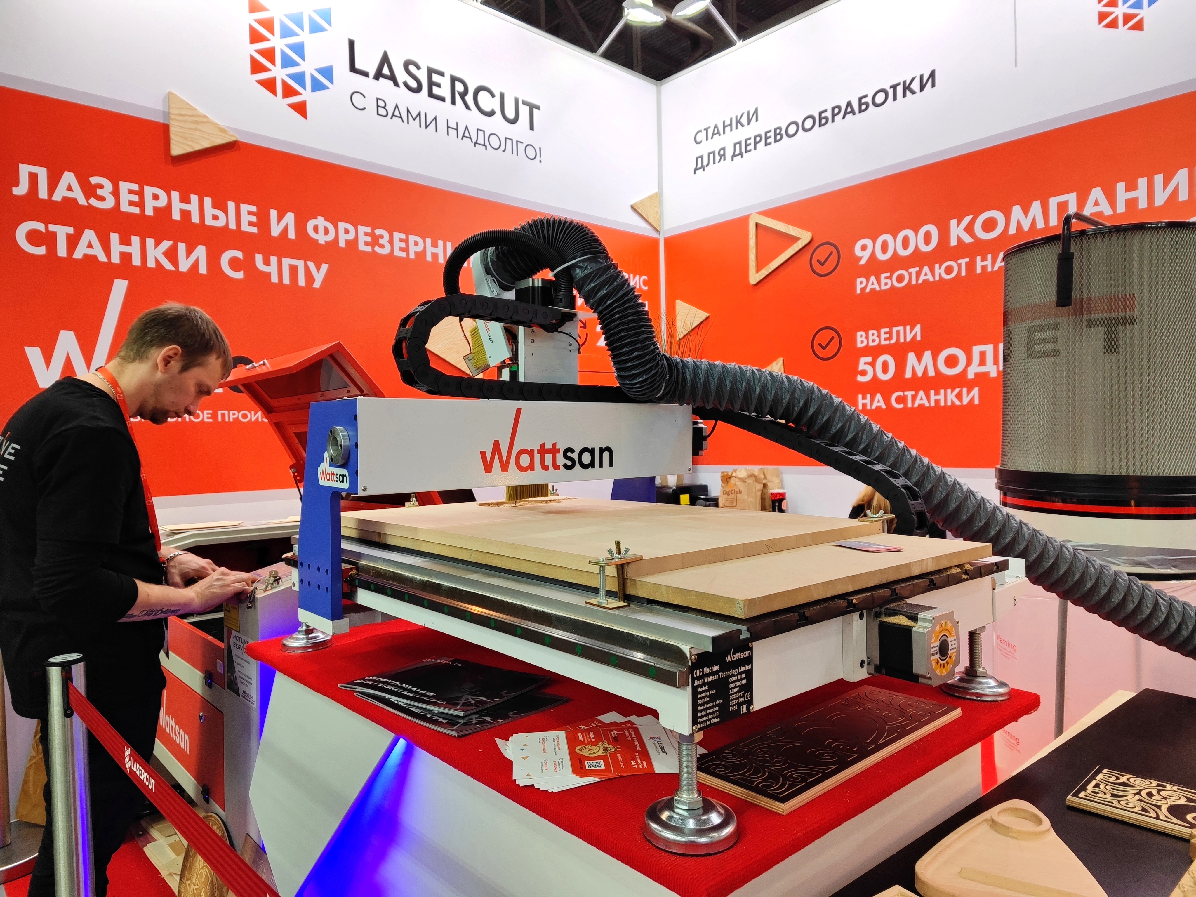 Фрезерный станок Wattsan 0609 mini в работе