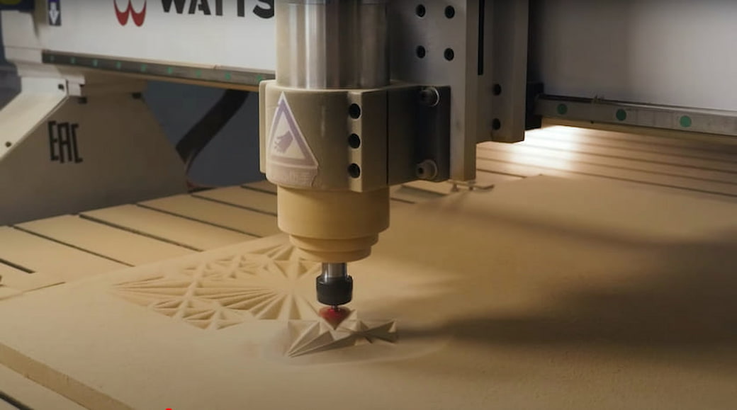 Фрезерный станок для изготовления мебели