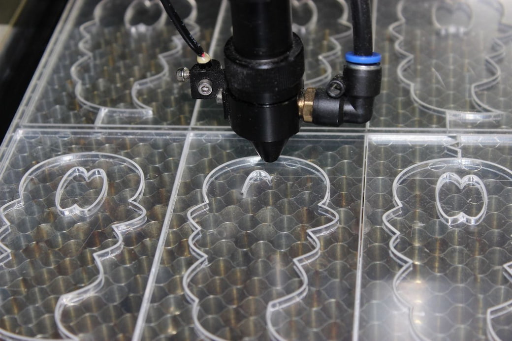 Резка оргстекла лазером