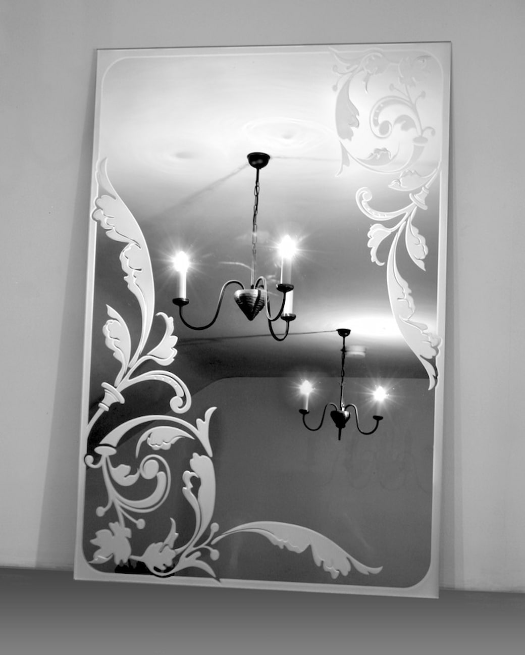 Лазерная гравировка зеркала