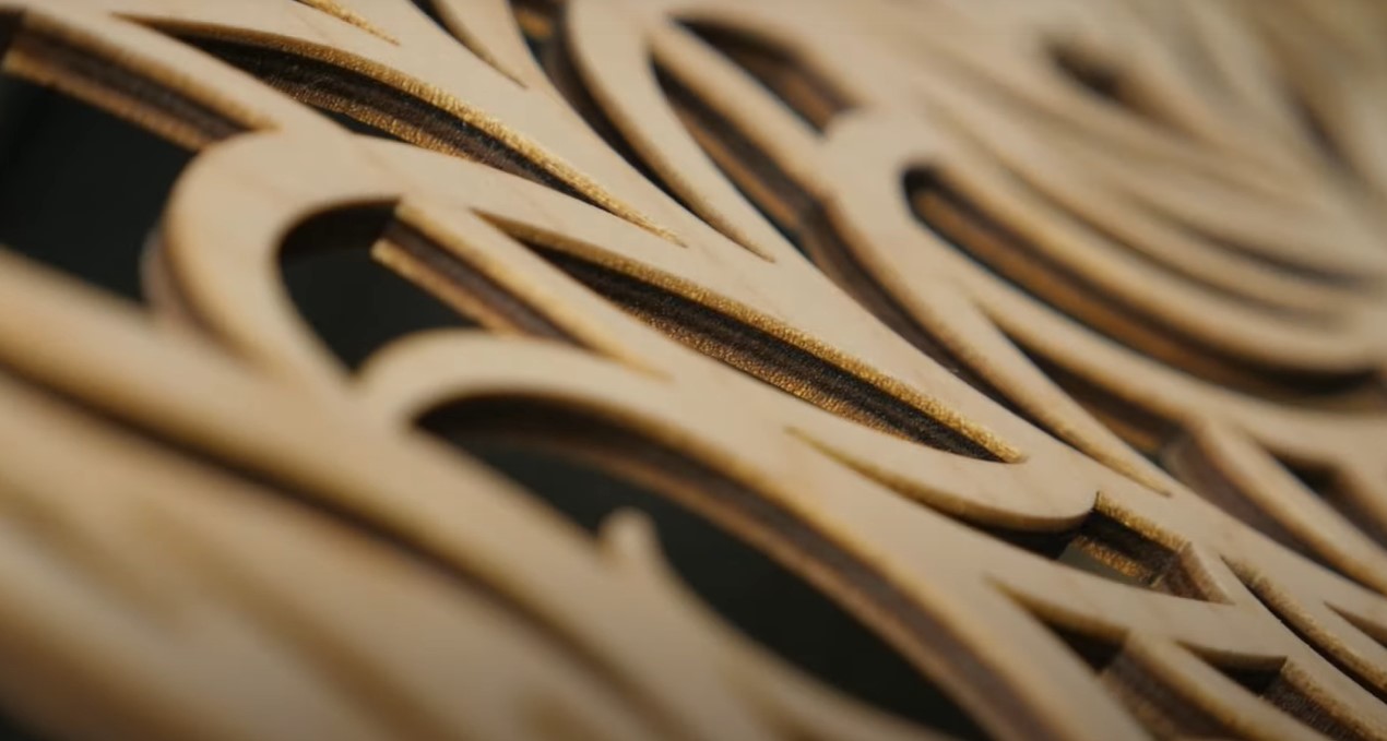 Лазерная резка фанеры