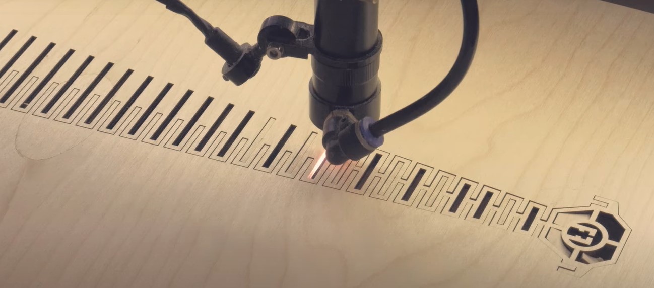 Лазерная резка фанеры на станке с ЧПУ