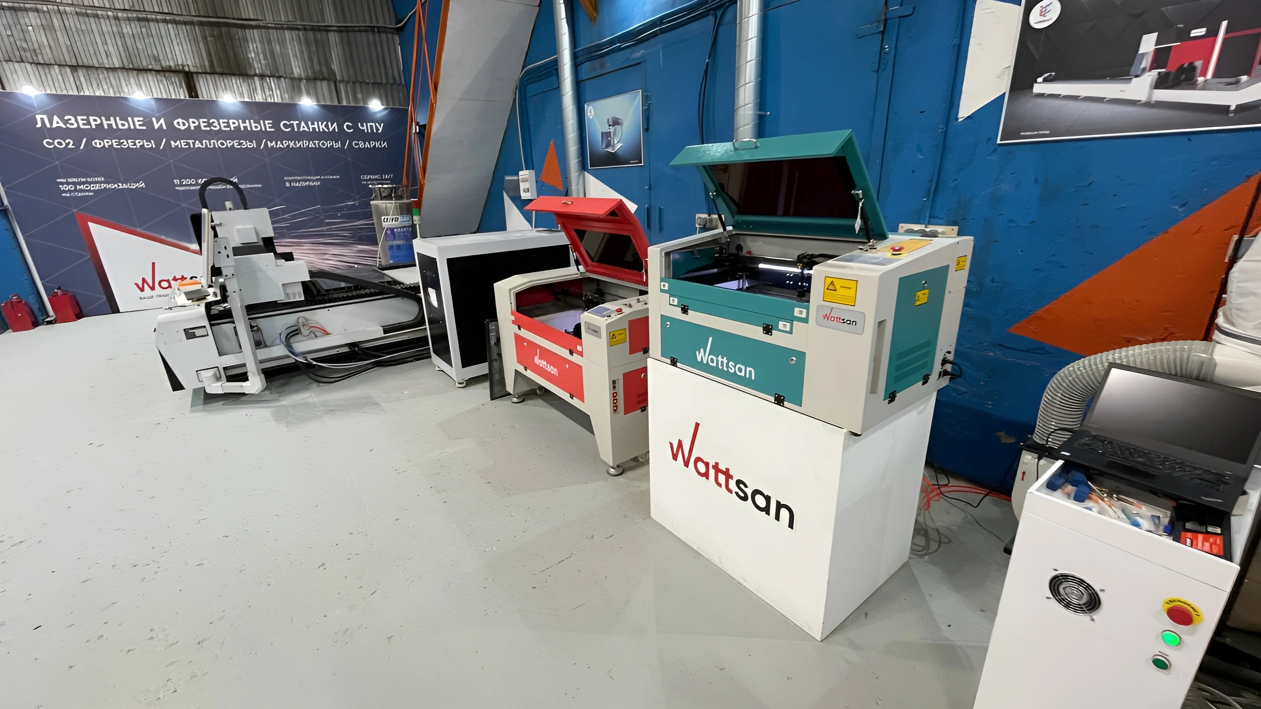 CO2 лазерные станки в демо-зале Lasercut