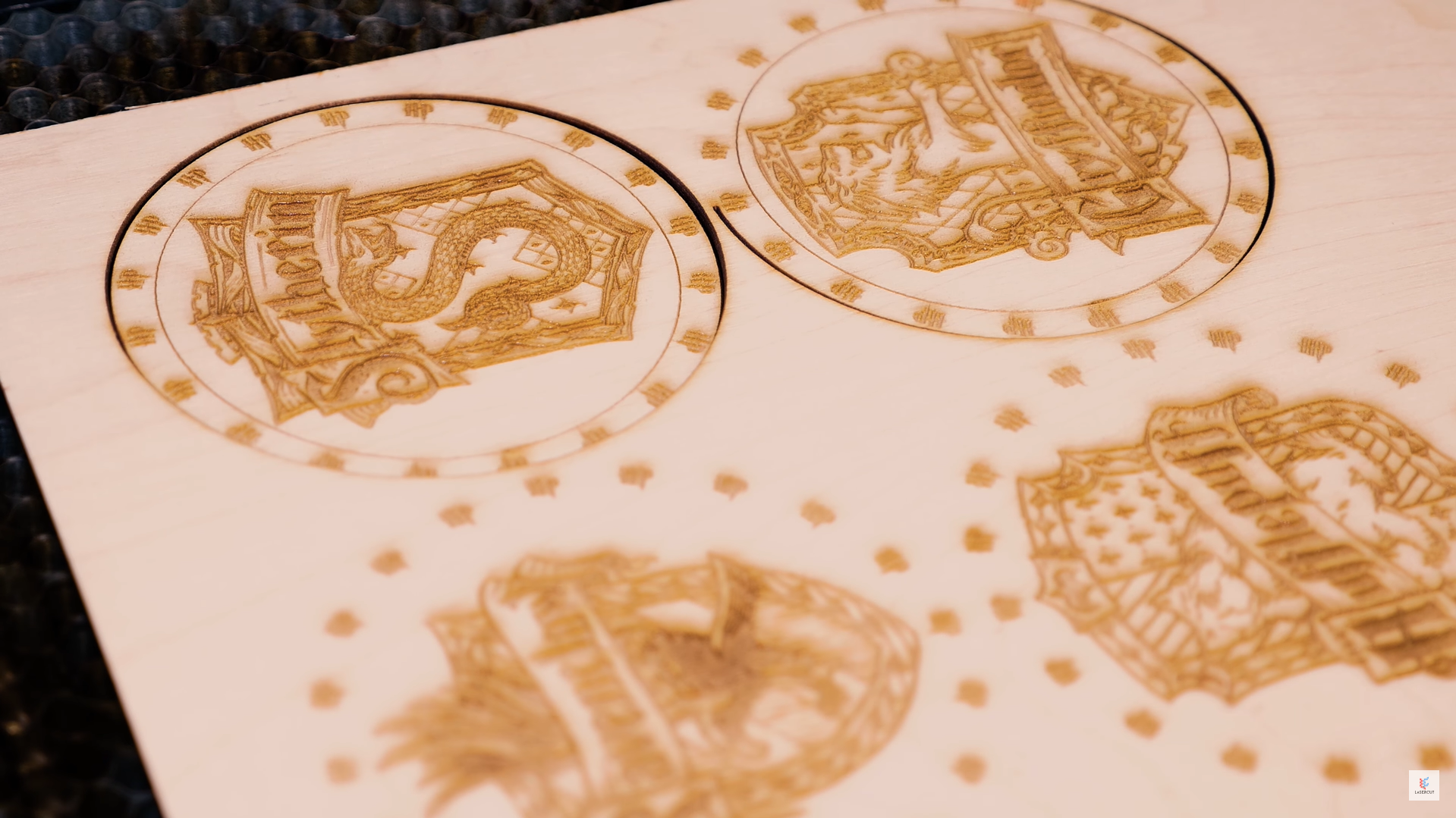 Лазерная резка фанеры