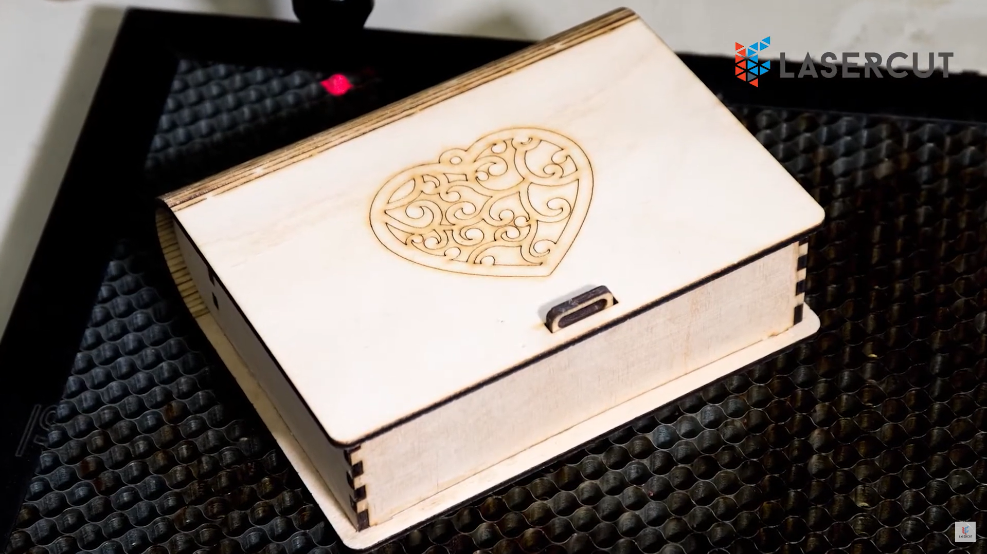 Шкатулка из фанеры