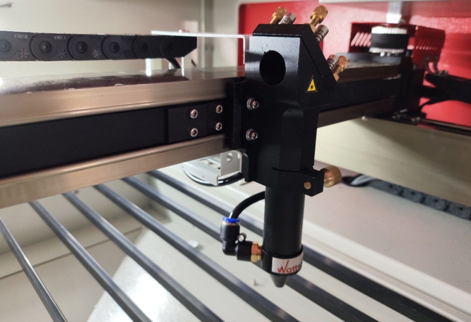 Анодированная лазерная голова в станках Wattsan