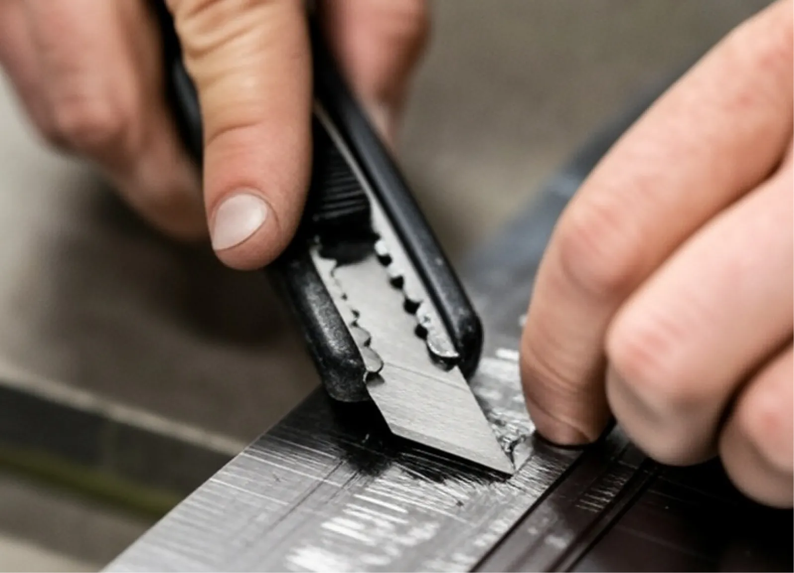 Проверка уровня адгезии на металле