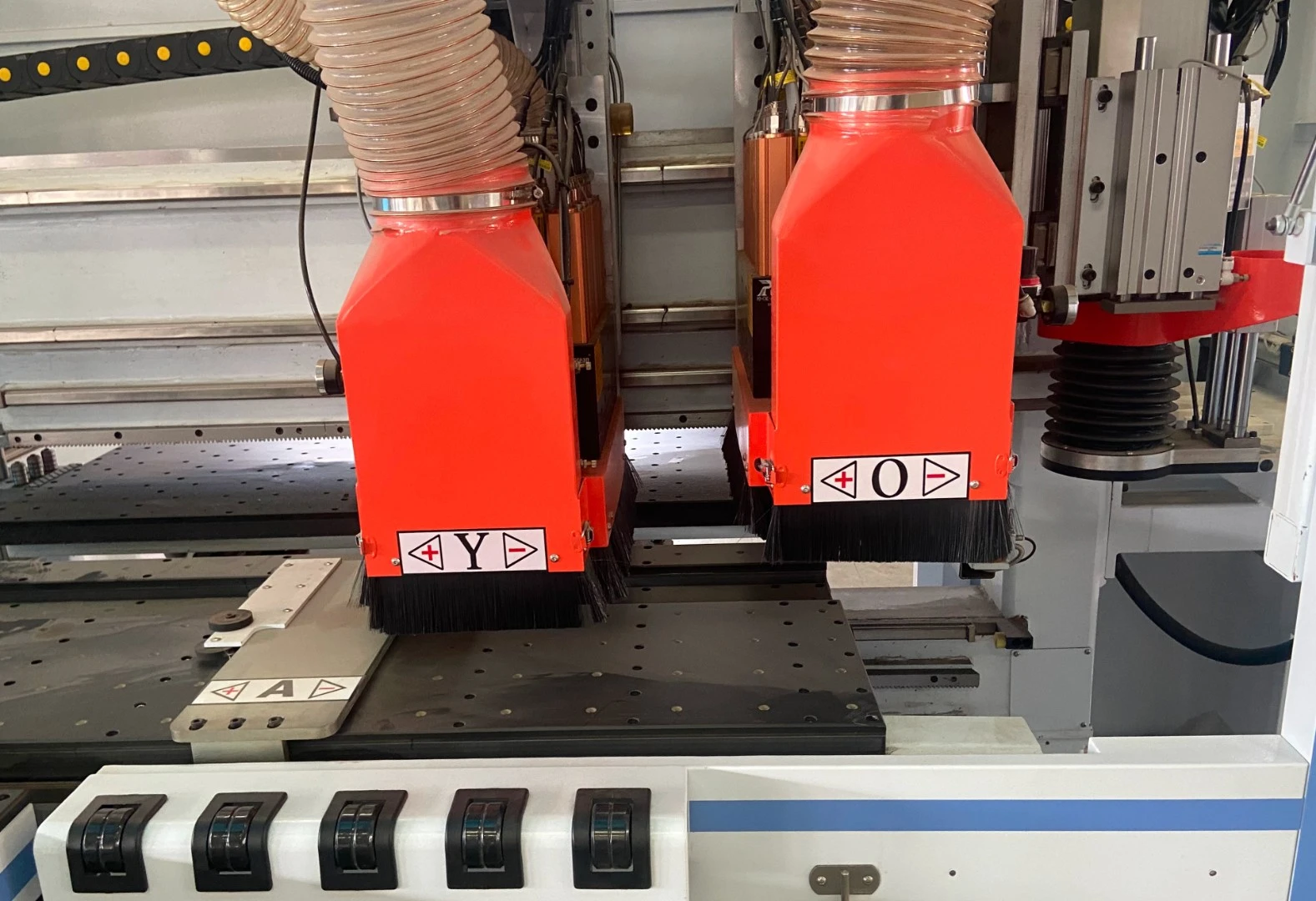 Сверлильно-присадочный станок с ЧПУ Quick