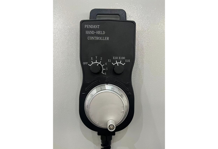 Превью 10 к Вертикальный фрезерный станок с ЧПУ VMC 640