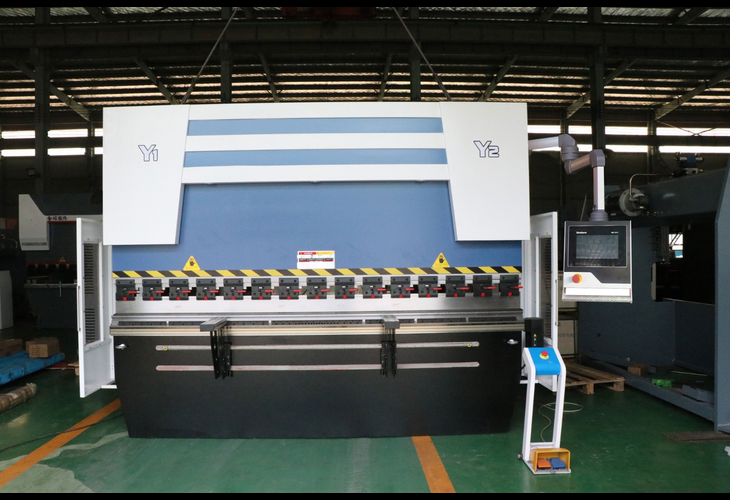 Превью 2 к Гидравлический листогибочный пресс Wattsan HB 10032