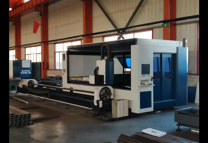 Превью 4 к Лазерный станок по металлу WATTSAN 1530S TABLECHANGE ROTATOTY CABINE