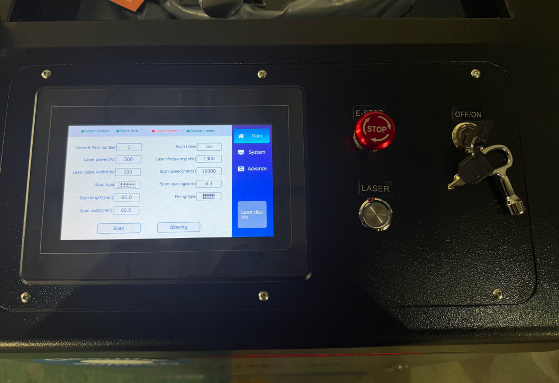 Сенсорная панель управления с настройками параметров импульсной лазерной чистки Wattsan