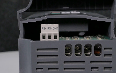 Видеообзор инвертора XINFUTAI FT-C001521KDI