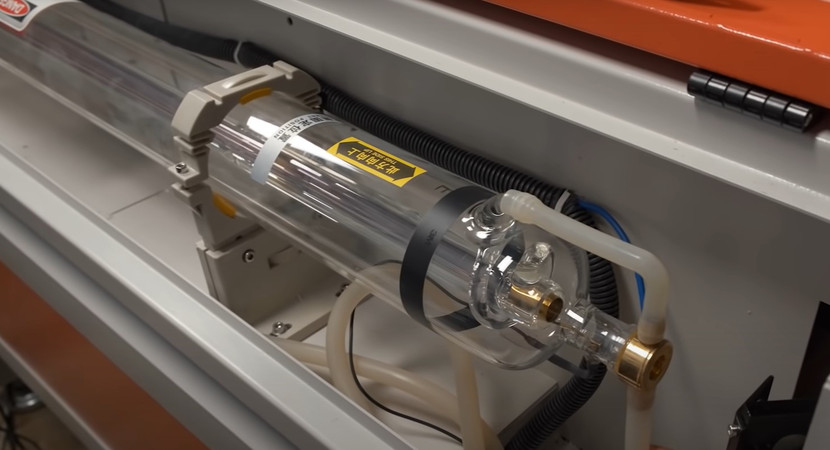 Лазерный излучатель: принцип действия, мощность и срок службы