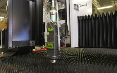 Голова лазерного станка по металлу: устройство и основные расходные материалы