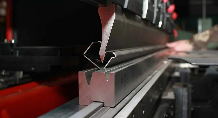 Как выбрать правильный гибочный станок для крупного производства