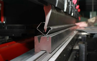 Как выбрать правильный гибочный станок для крупного производства